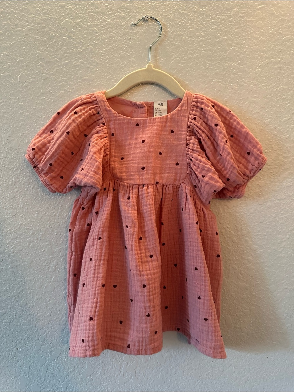 H&M // Pink Puff-Sleeve Cotton Muslin Dress for baby girl